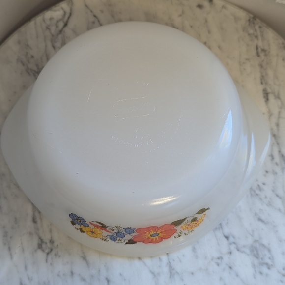 Vintage Floral Glass Bake Casserole Dish - Picture 6 of 6